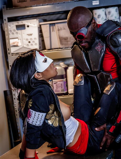 Inviting asian pornstar Asa Akira fucked after sucking black cock 